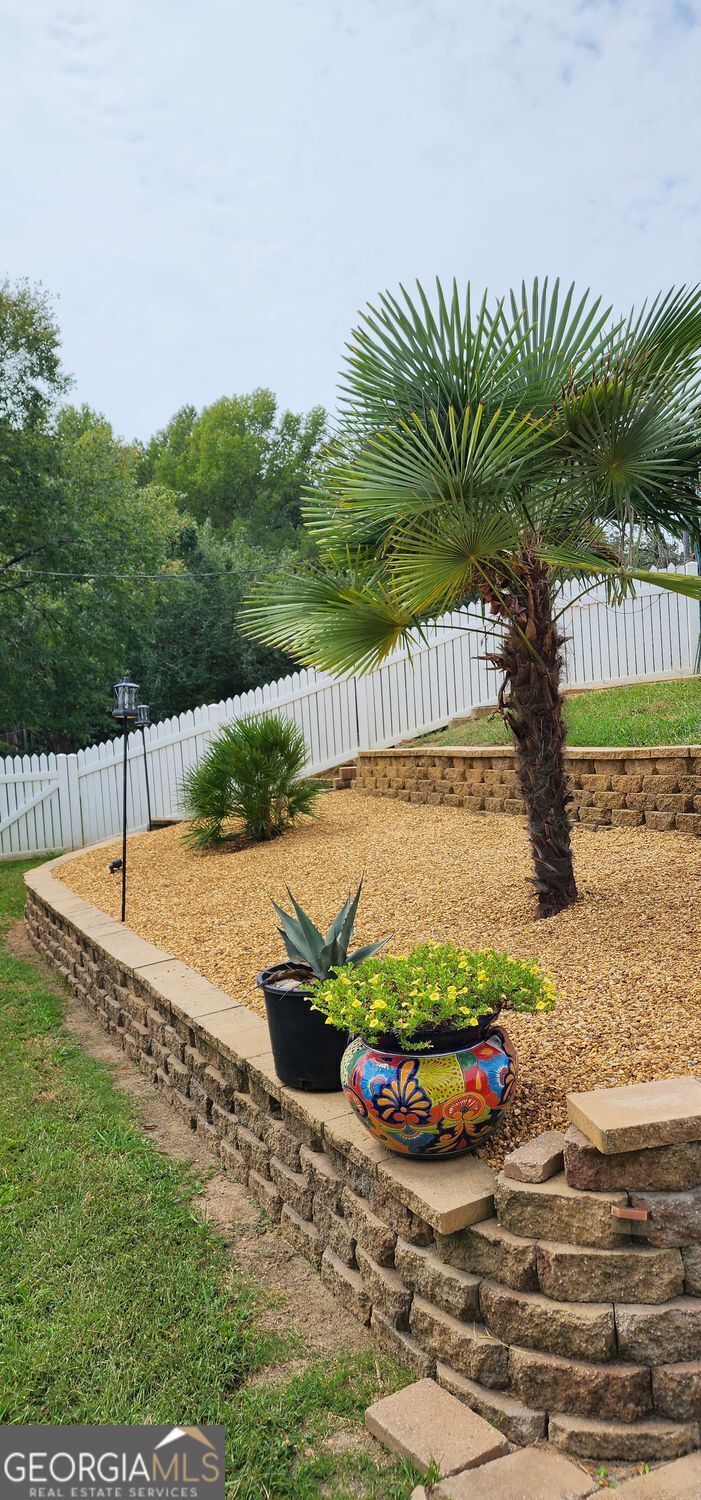 Property Photo:  240 Smithstone Path  GA 30214 