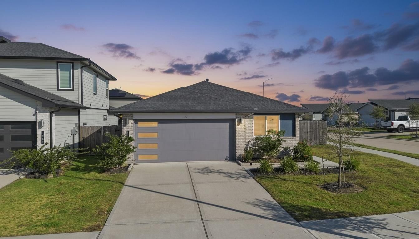 Property Photo:  12709 Sainsbury Drive  TX 77047 