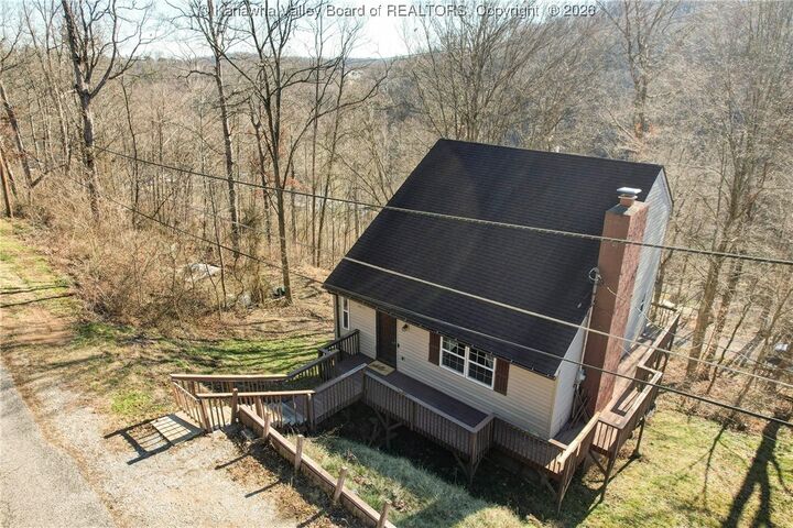 Property Photo:  1052 Meadowview Lane  WV 25177 
