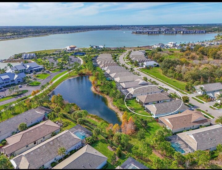 Property Photo:  8023 Sandstar Way  FL 34240 