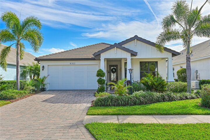 Property Photo:  8023 Sandstar Way  FL 34240 