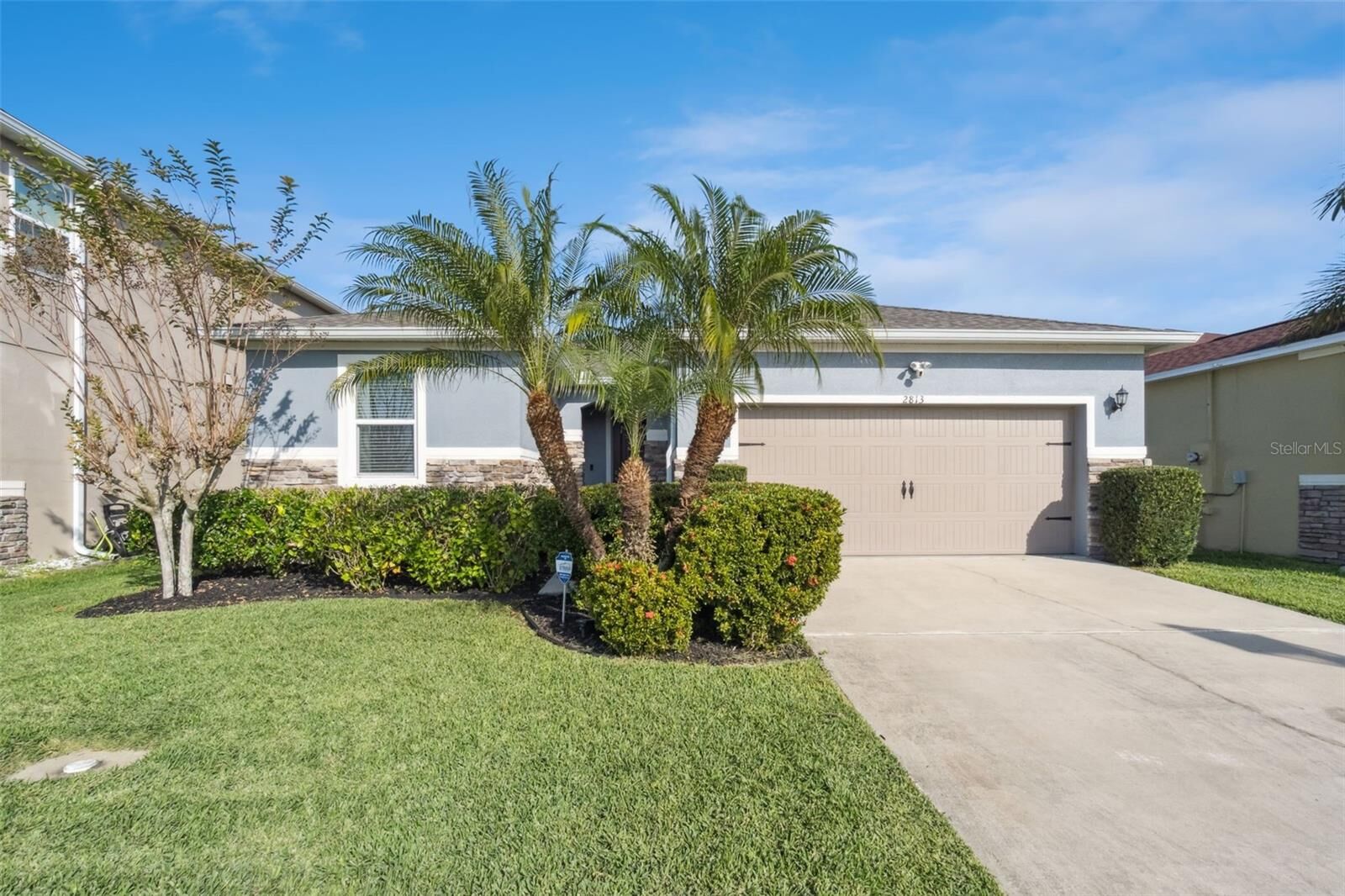 Property Photo:  2813 Shelburne Way  FL 34772 