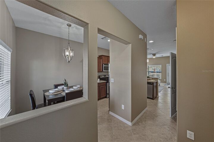 Property Photo:  8527 Brushleaf Way  FL 33647 