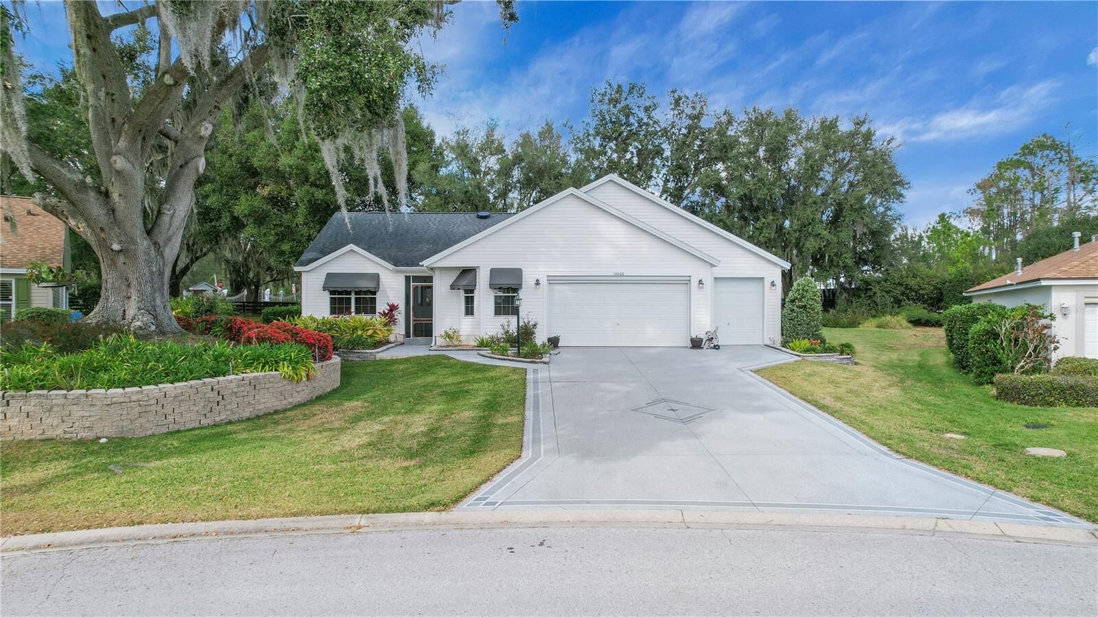 Property Photo: 16600 SE 77th Northridge Court FL 32162