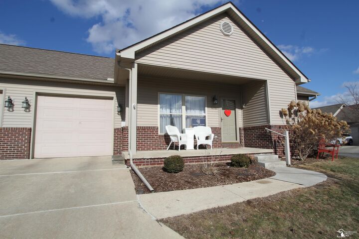 Property Photo:  5270 Sprucewood Drive Unit #14  MI 48161 
