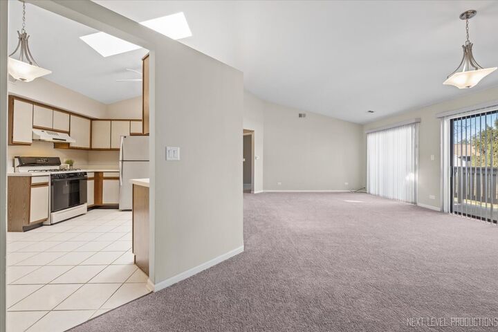 Property Photo:  1630 W Pheasant Trail Drive 2  IL 60004 