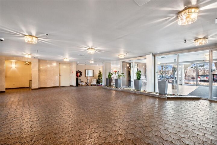 Property Photo:  6400 N Cicero Avenue 516  IL 60712 