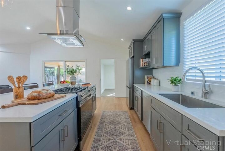 Property Photo:  19034 Wyandotte Avenue  CA 91335 
