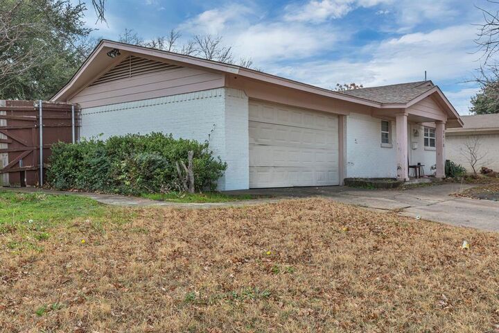 Property Photo: 2410 Northumberland Drive TX 75041