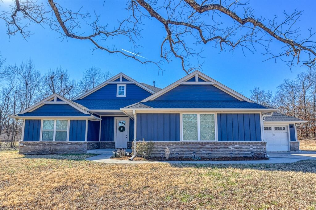 Property Photo: 18726 Marbella Lane OK 73045