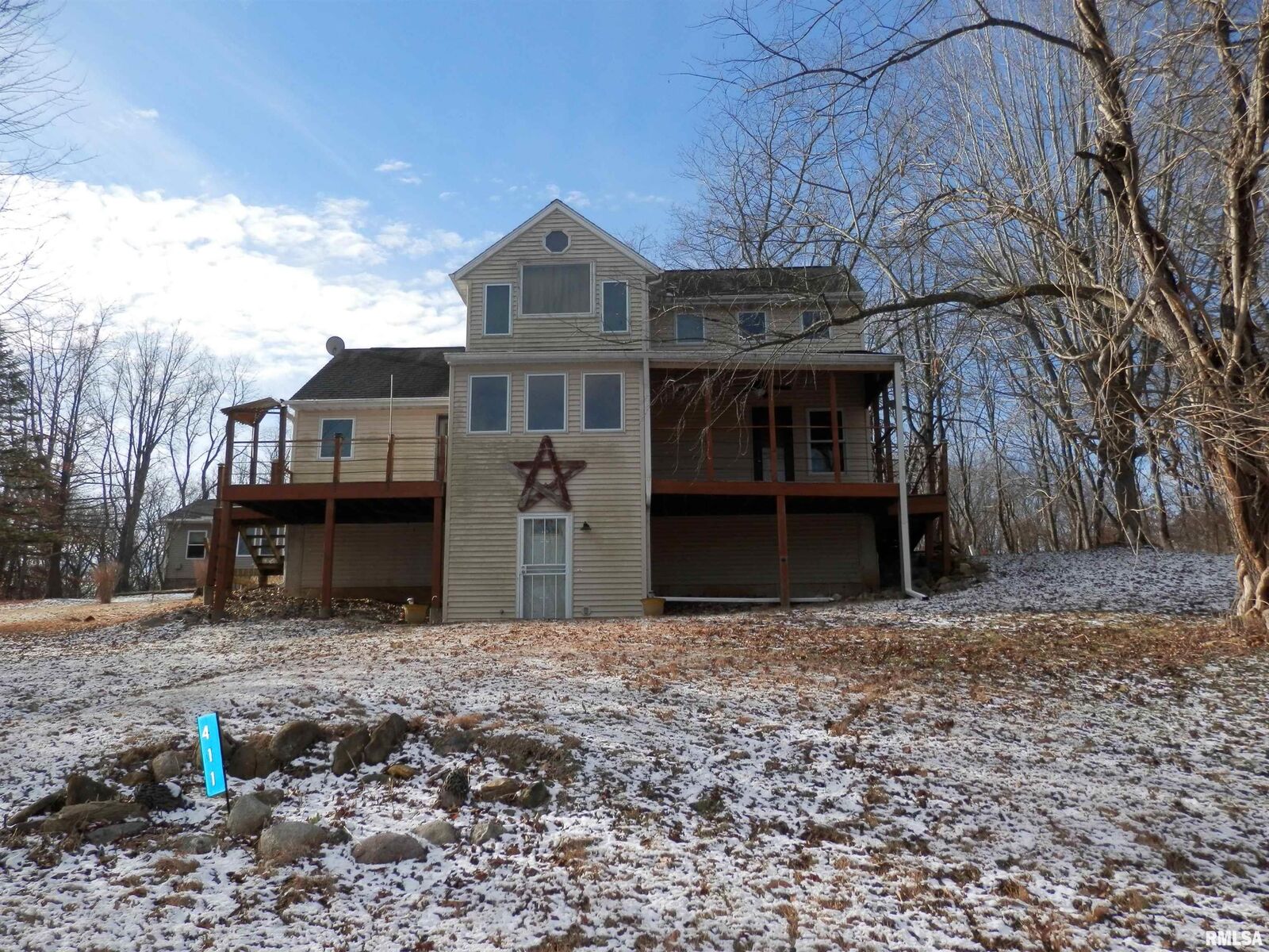 Property Photo:  411 Knollridge Circle  IL 61428 