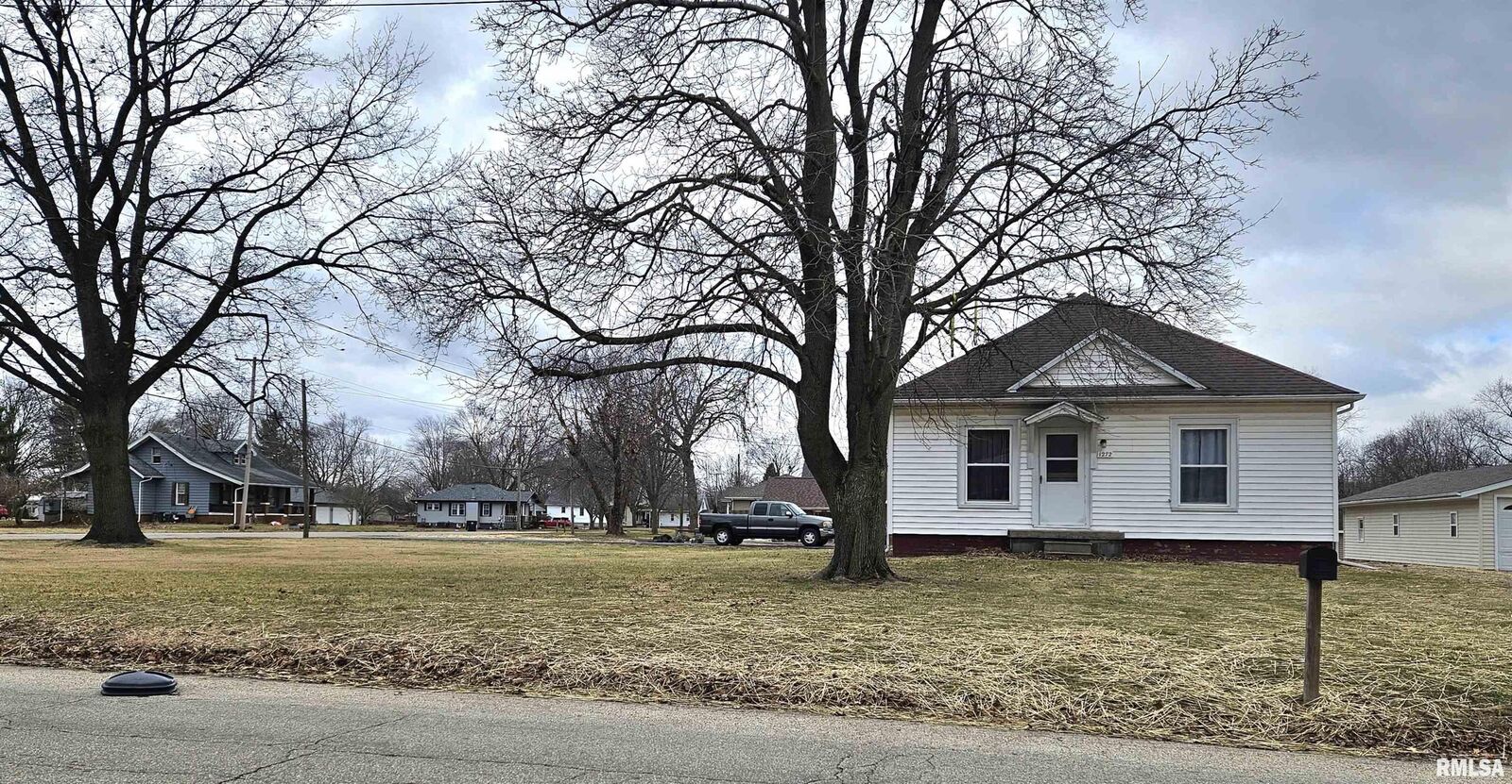 Property Photo:  1272 S Main Street  IL 61520 