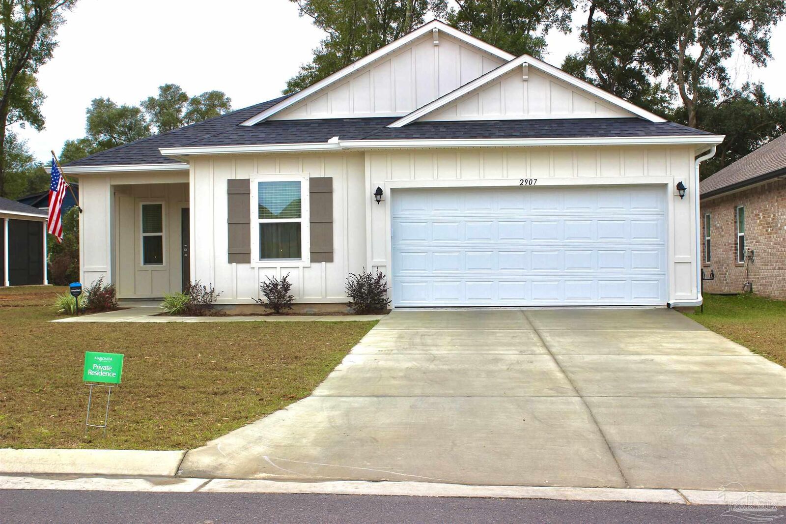 Property Photo:  2907 Bellview Pointe Cir  FL 32526 
