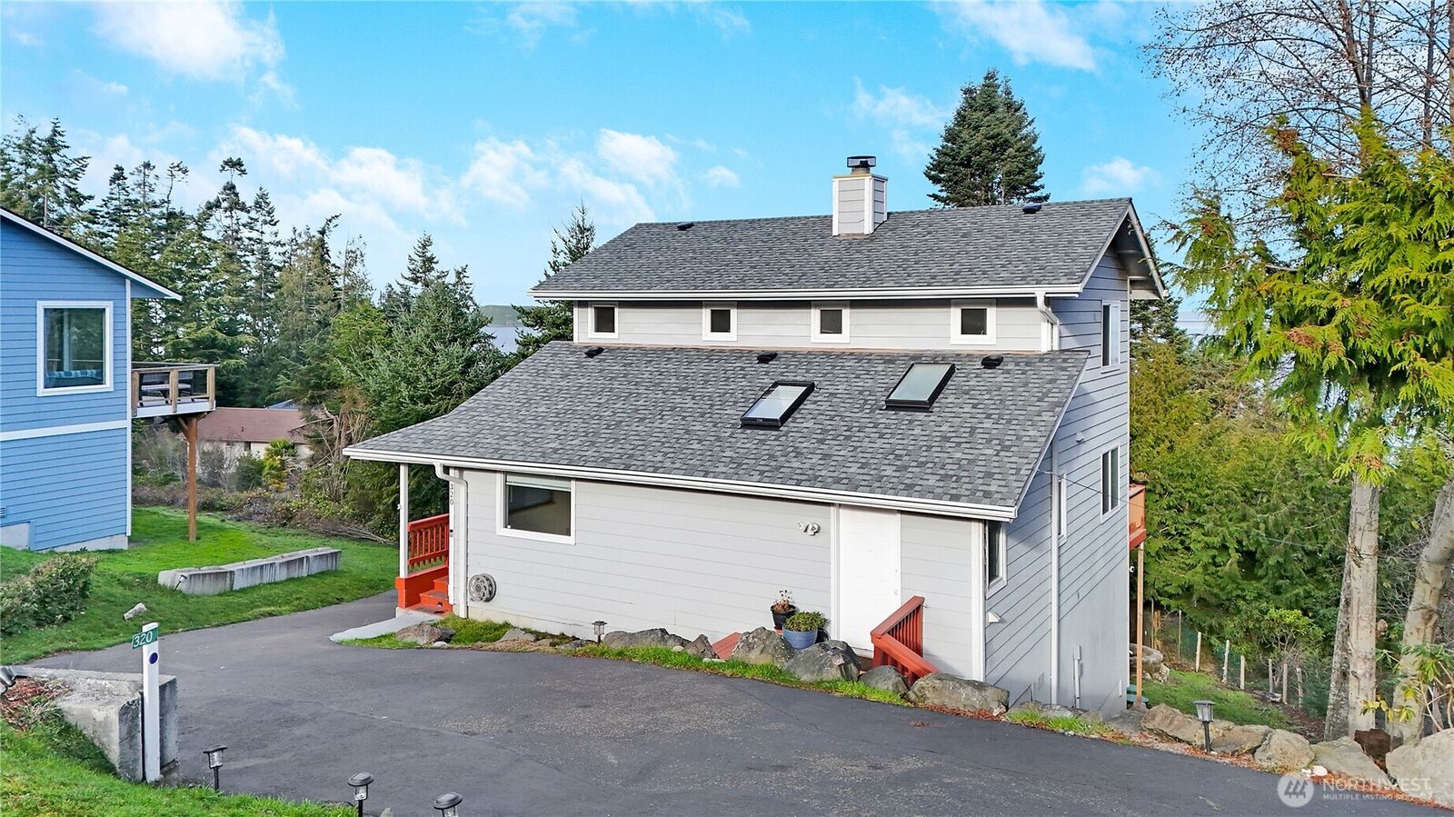 Property Photo:  320 N North Street  WA 98382 