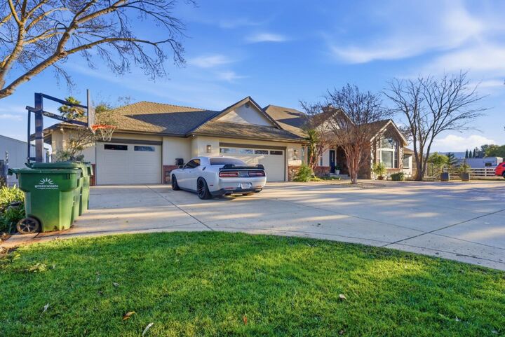 Property Photo:  380 West Middle Avenue  CA 95037 