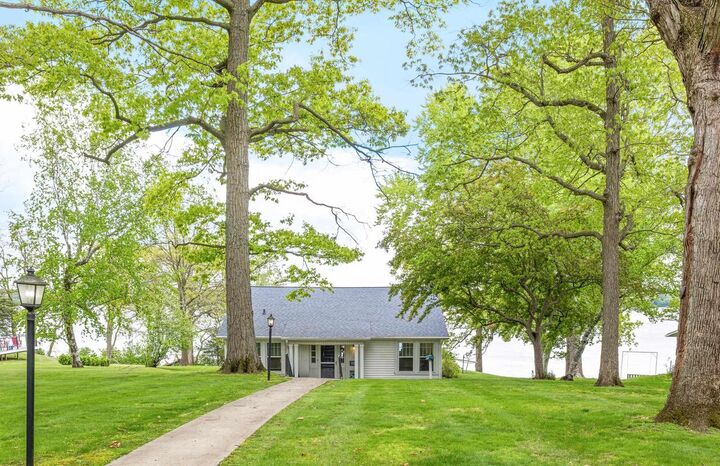 Property Photo:  607C Illinois Avenue  WI 54941 