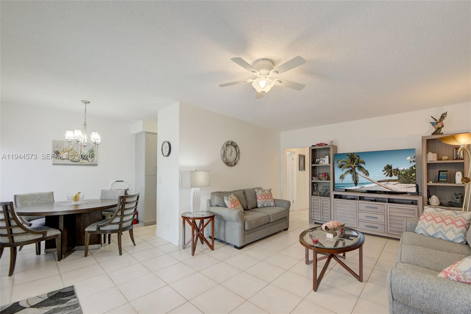 Property Photo: 800 SW 11th Ave 9A FL 33009