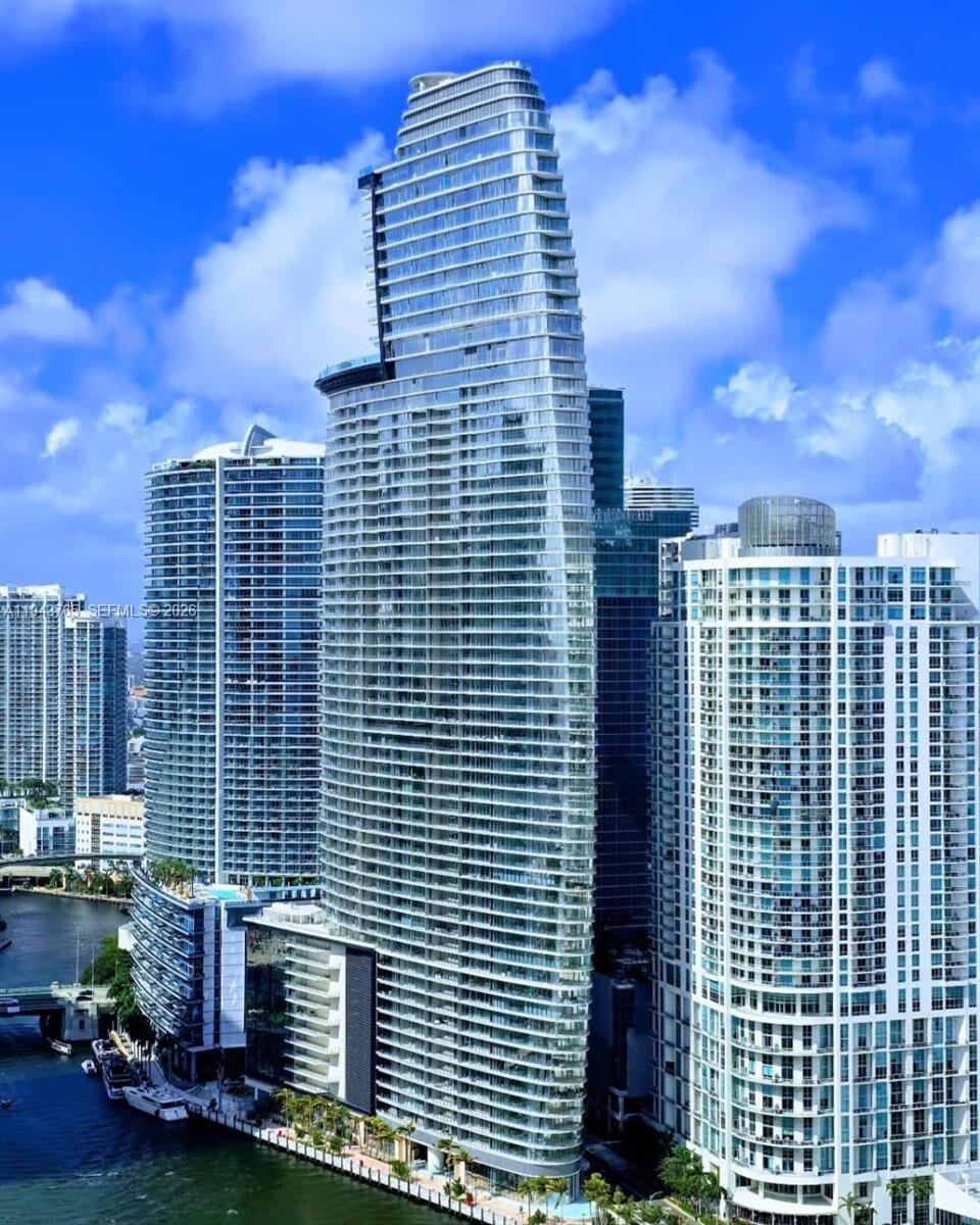 Property Photo:  300 Biscayne Blvd Way 3403  FL 33131 