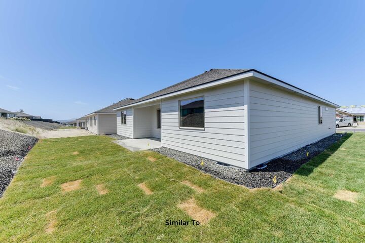 Property Photo: 36 W 12th St WA 99006