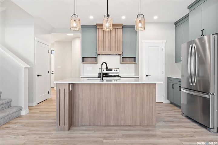 Property Photo:  3020 Dumont Way  SK S4V 3Z3 