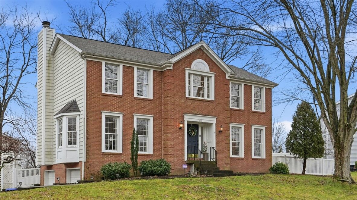 Property Photo:  402 Lundy Ct  PA 16066 