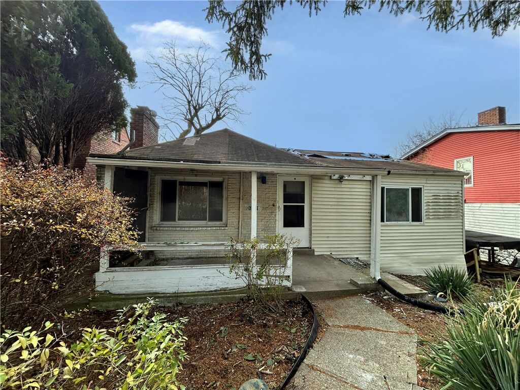 Property Photo:  6938 Hartman Ln  PA 15206 