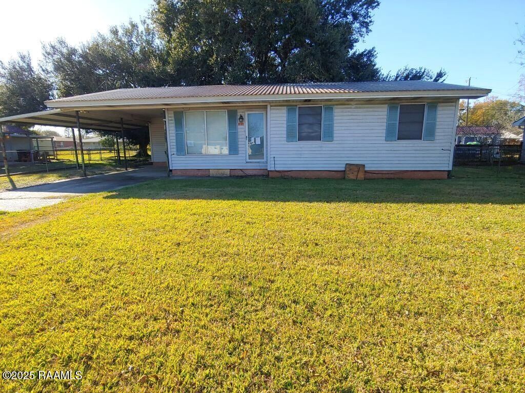 Property Photo:  811 W Saint Mary Street  LA 70510 