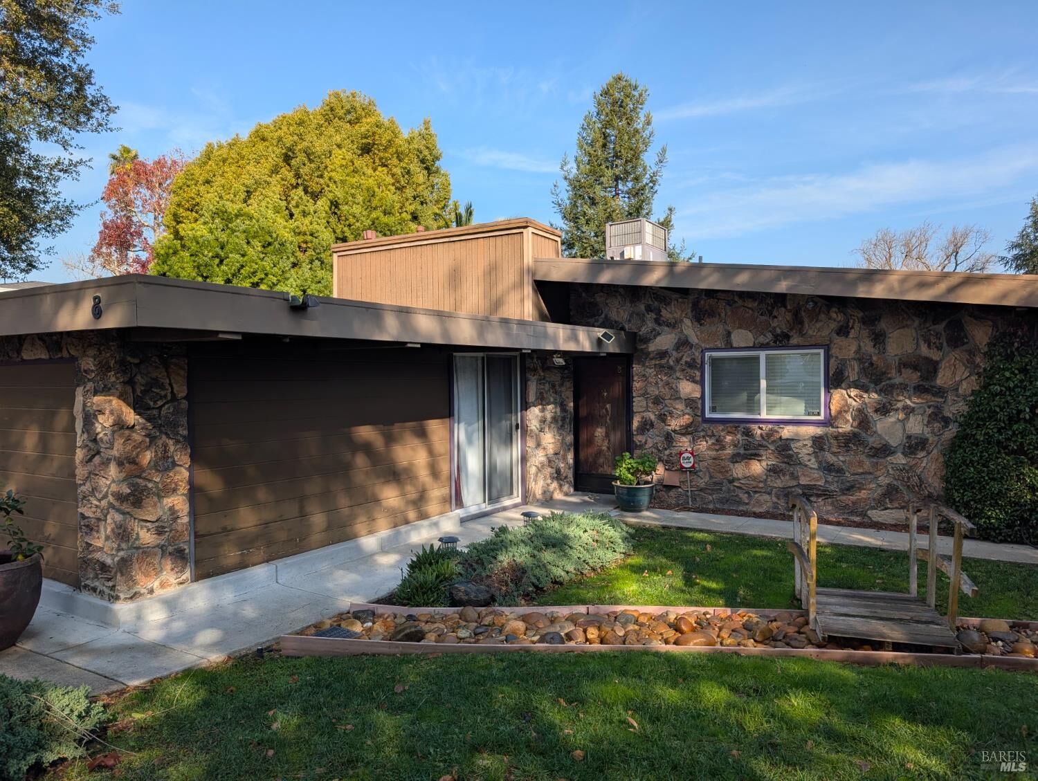 Property Photo:  8 Madeline Court  CA 94947 