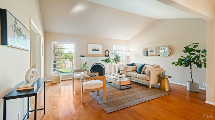 Property Photo:  40 Surfwood Circle  CA 94901 