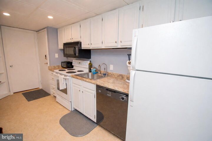Property Photo: 1201 Atlantic Avenue 303 MD 21842