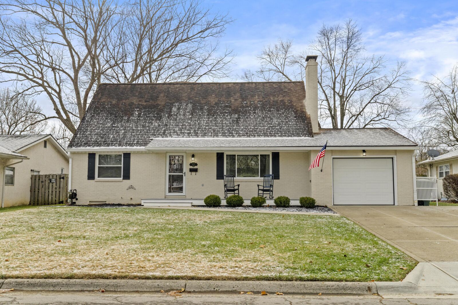 Property Photo:  925 Farnham Road  OH 43220 