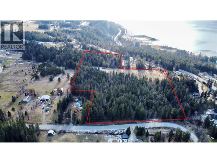 319 Nakusp East Road — photo 1