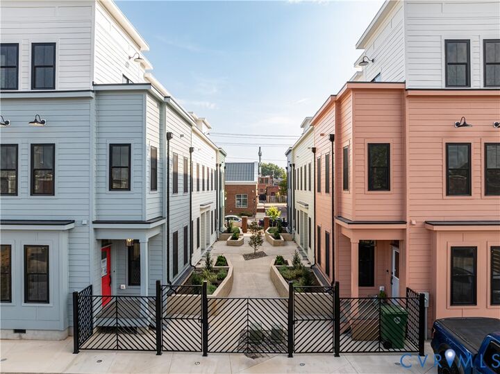 Property Photo:  1827 W Cary Street D  VA 23220 