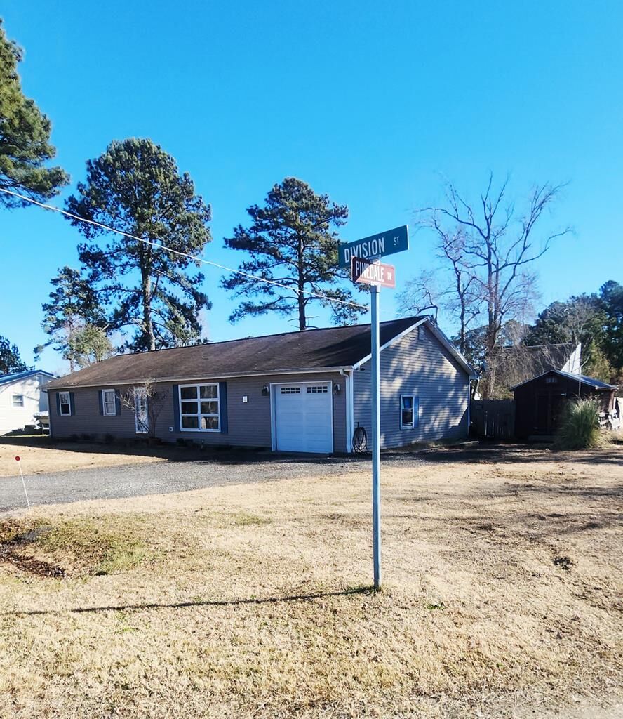 Property Photo: 4192 Division St VA 23336