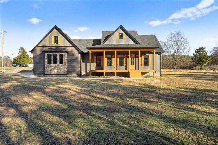 Property Photo:  1304 E Bowers Road NE  GA 30721 