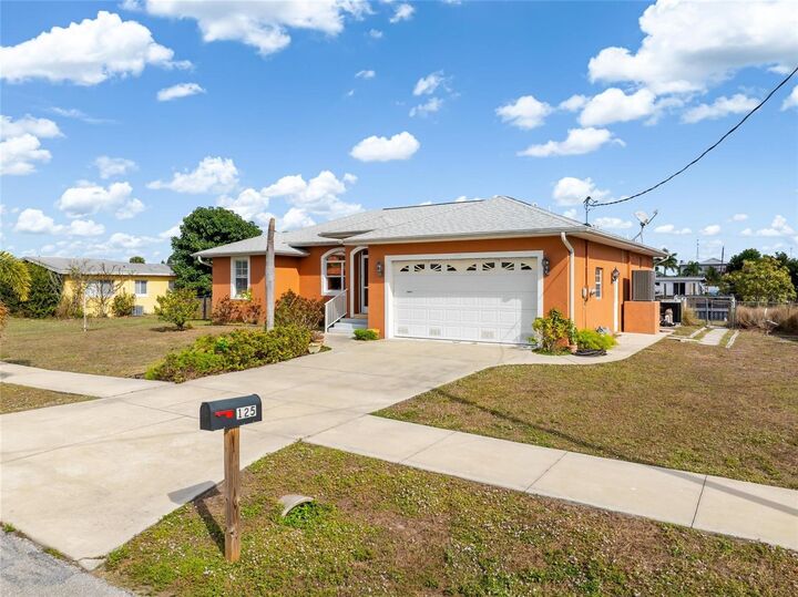 Property Photo:  125 Baldwin Court SE  FL 33952 