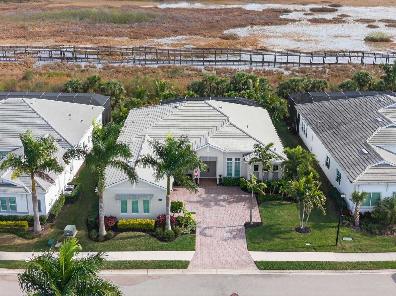 Property Photo:  8280 Redonda Loop  FL 34202 
