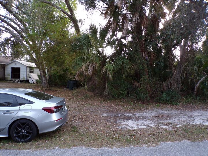 Property Photo:  Tepee Avenue  FL 34291 