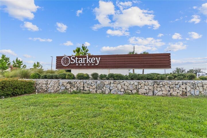Property Photo: 3877 Burdick Loop FL 33556
