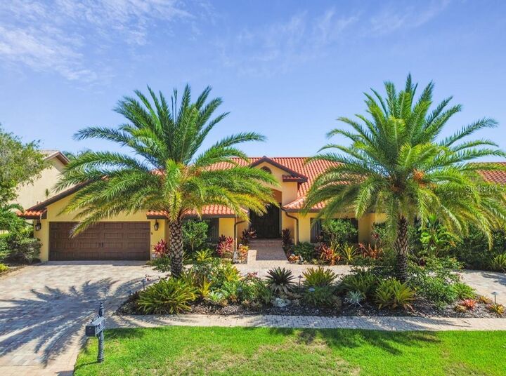 Property Photo: 9805 Compass Point Way FL 33615