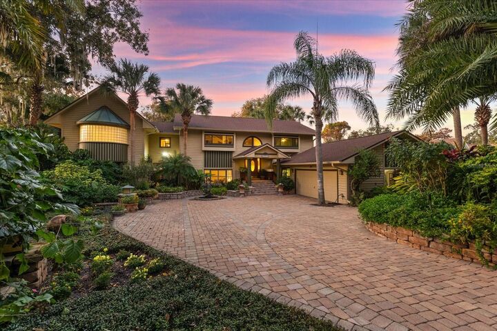 Property Photo:  15815 Acorn Circle  FL 32778 