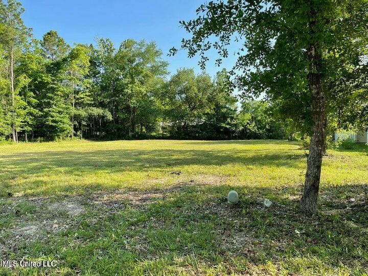 Property Photo:  128 Oaks Boulevard  MS 39520 