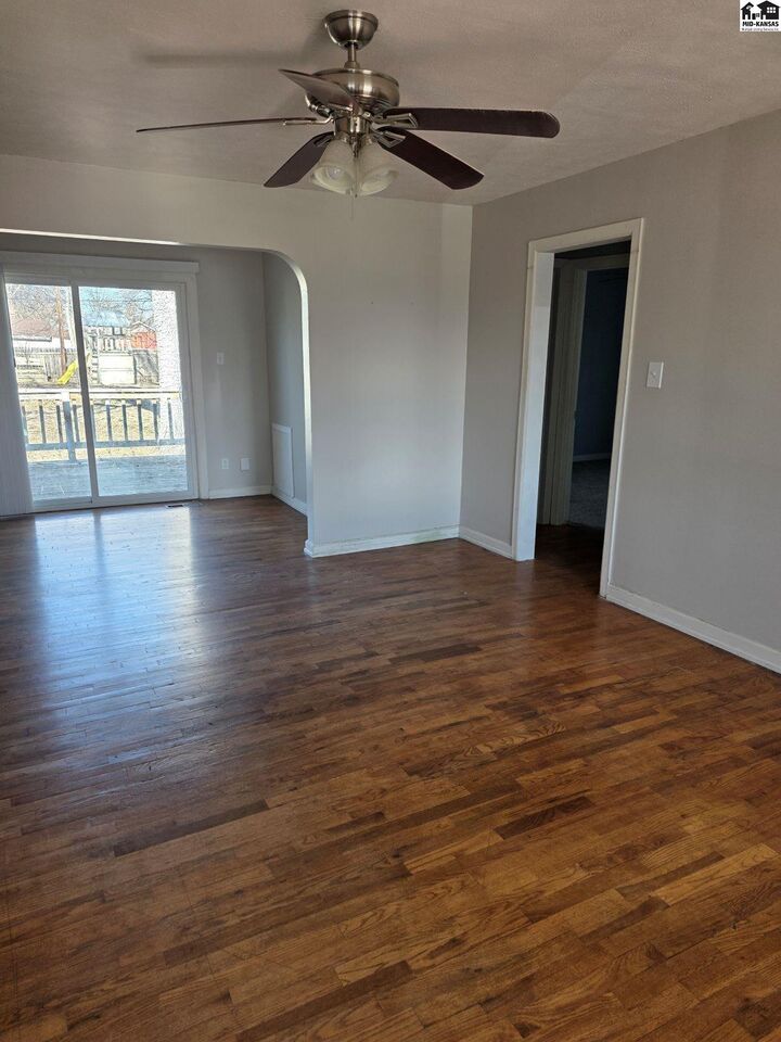 Property Photo:  224 W 17th  KS 67501 