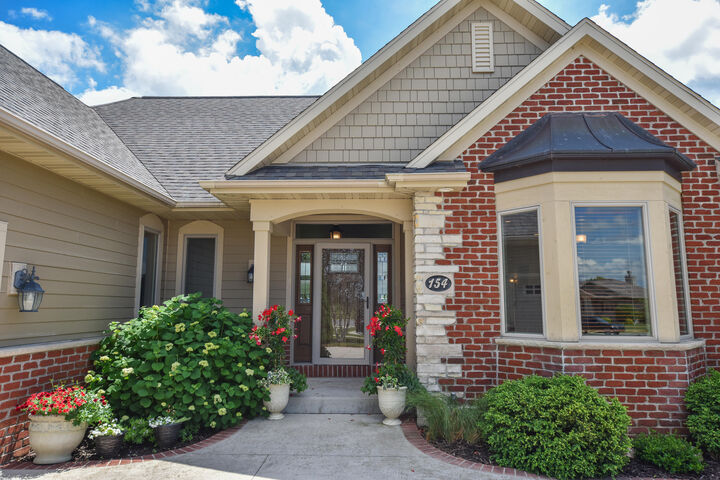 Property Photo:  154 Water Ct  WI 53013 