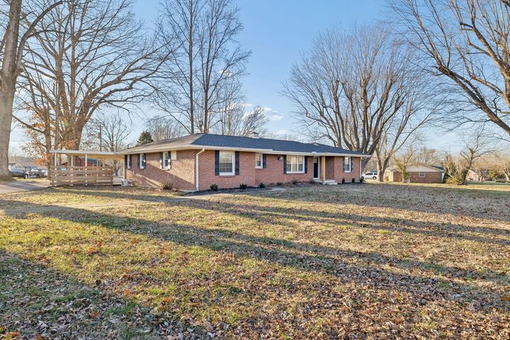 Property Photo: 1305 Ellington Dr TN 37083