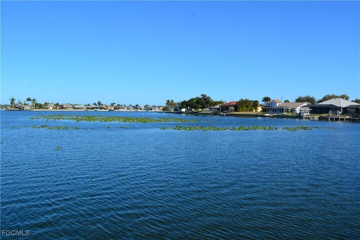 Property Photo:  513 SW 13th Street  FL 33991 