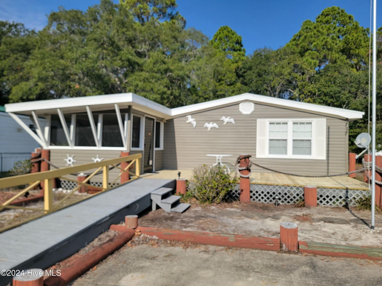 Property Photo: 717 Live Oak Drive NC 28468