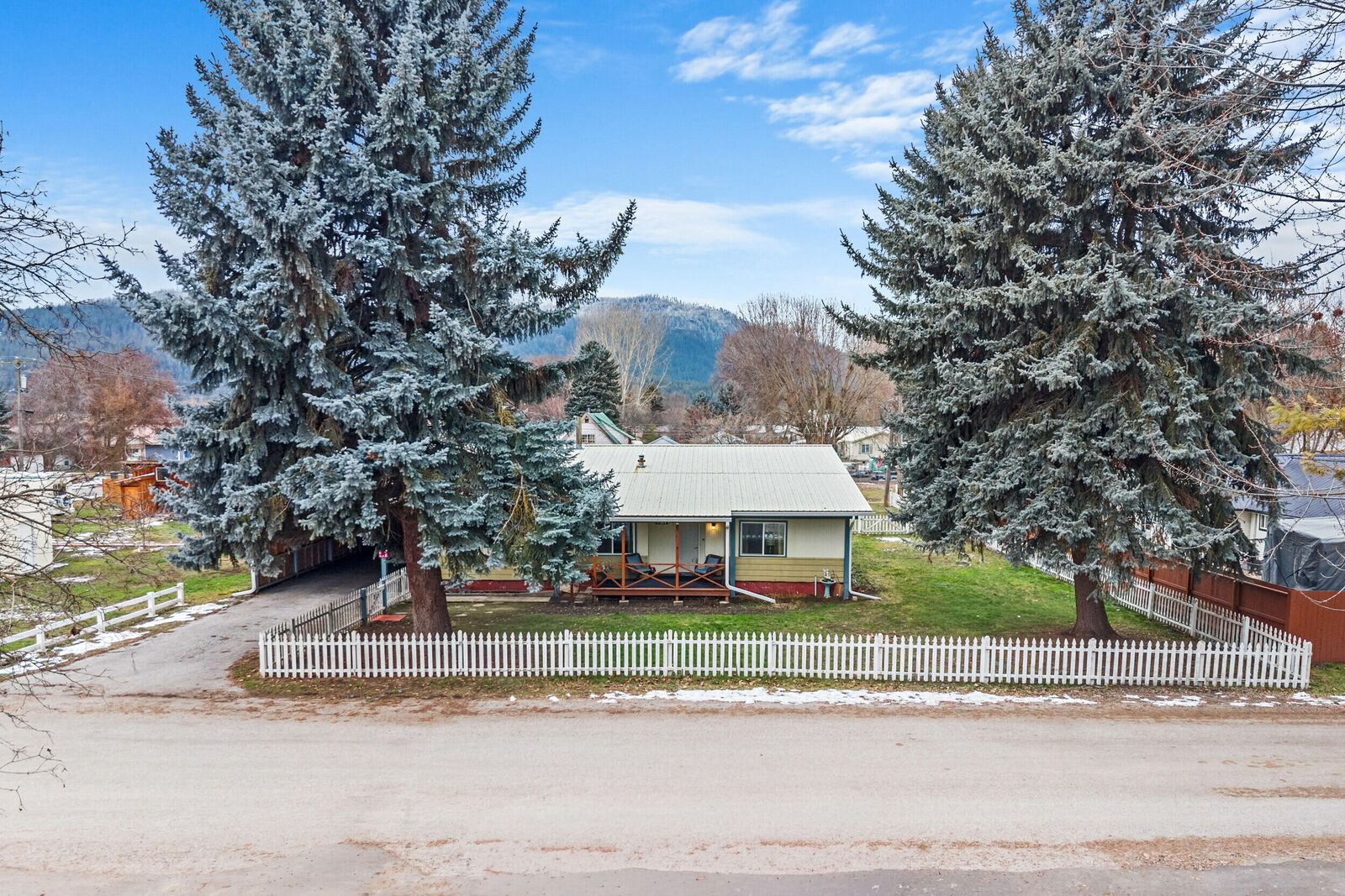 Property Photo:  304 S Kruger St  WA 99109 