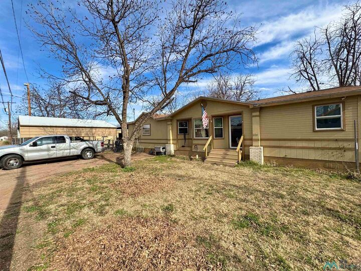 Property Photo: 106 S La Huerta Circle NM 88220