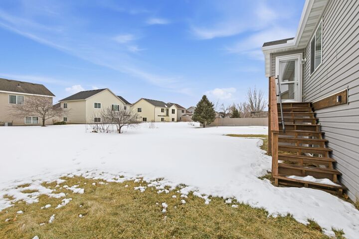Property Photo:  1600 Nuthatch Avenue  MN 56377 